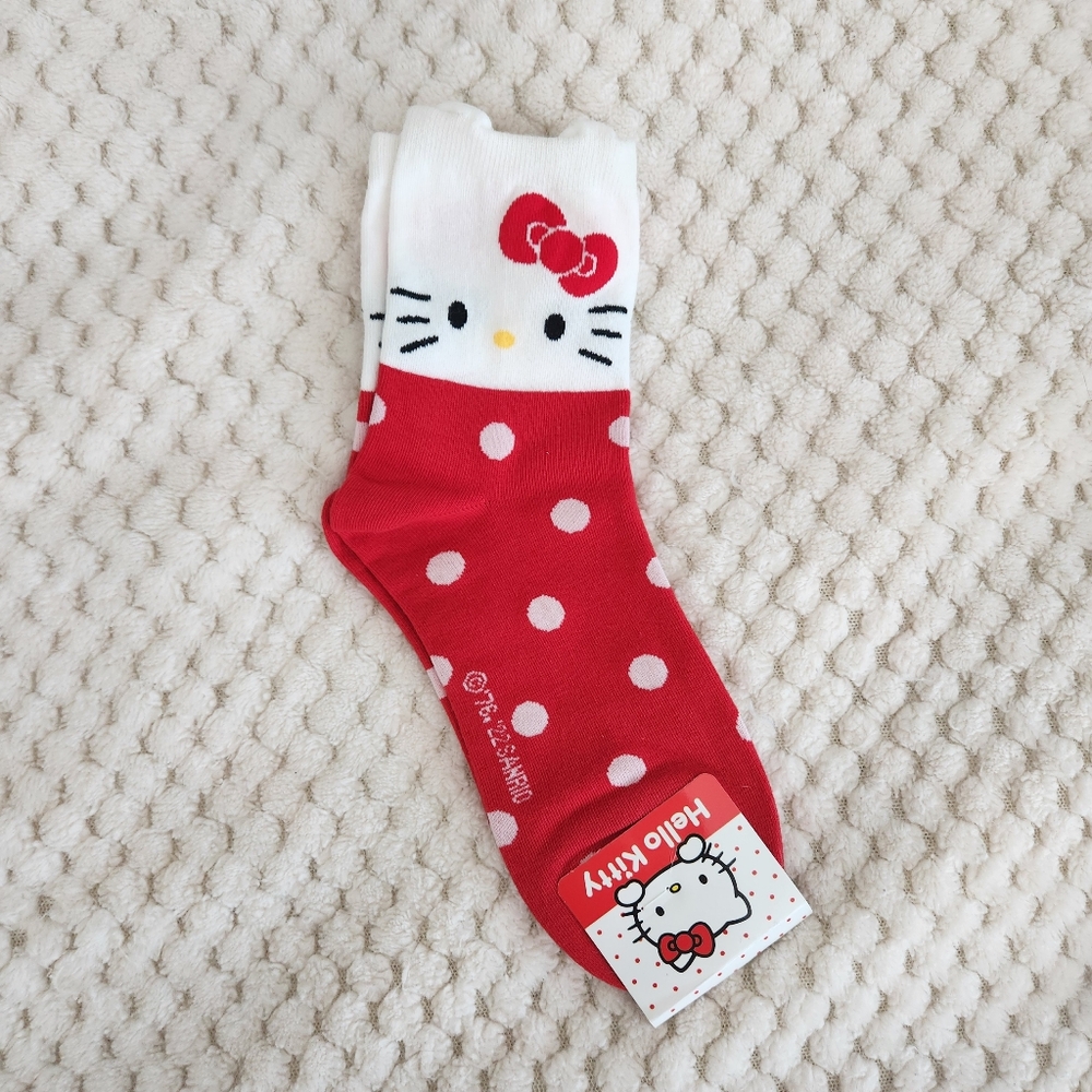 NWT Sanrio Hello Kitty | 3 Pack of Mid Crew Socks in Polka Dot, One Size - Picture 4 of 7